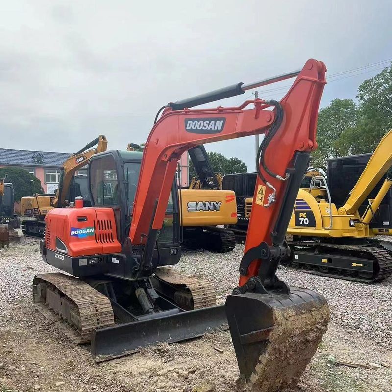 Excavadora mini de tipo pequeño de 6 toneladas usada Doosan Digger DX60