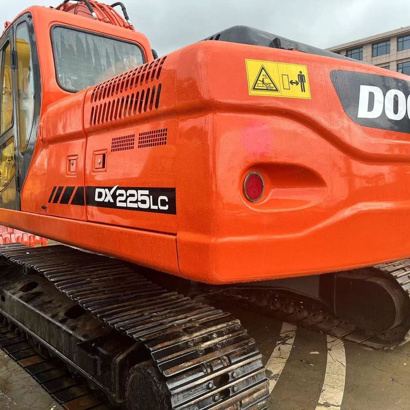 Excavadora Doosan Digger DX225LC de segunda mano de 22.5 toneladas de tipo medio