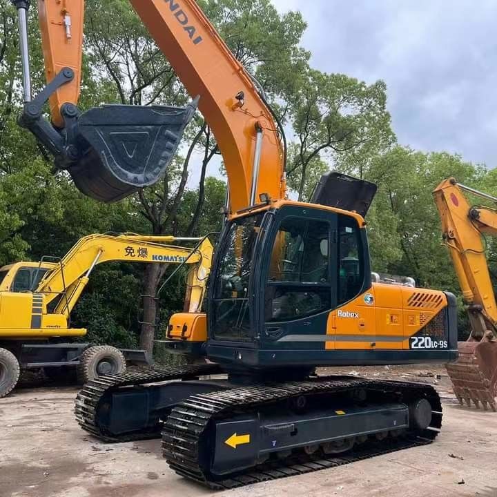 Hyundai Digger R220-9S de segunda mano Excavadora de tipo medio de 22 toneladas