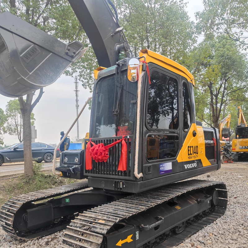 El comerciante de maquinaria de excavadora de segunda mano utilizó VOL EC140 excavador de orugas de 14 toneladas 77.4kw