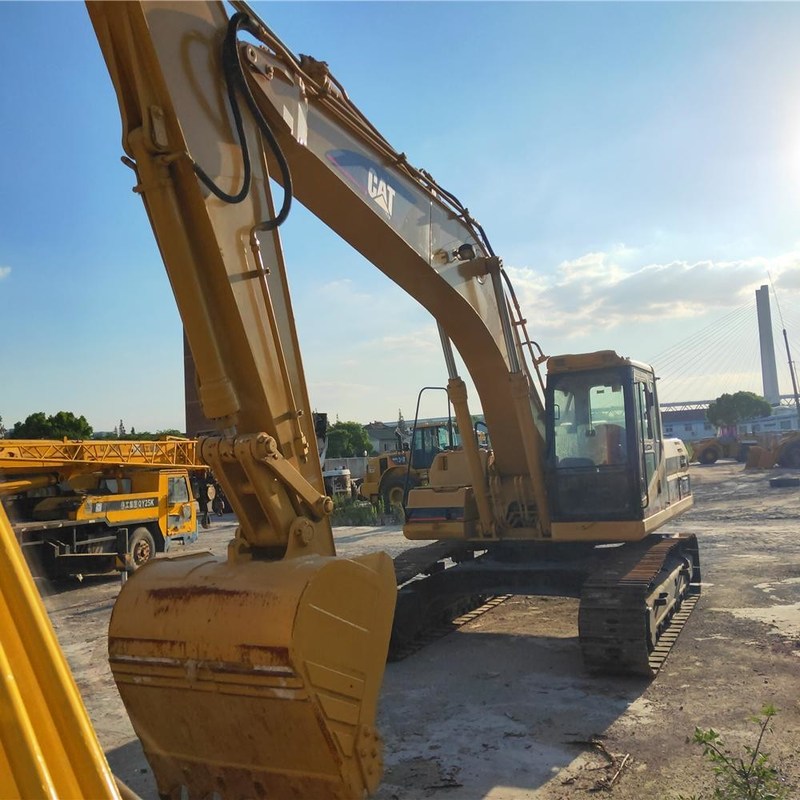 2a mano CAT 325BL Excavadora comerciante de maquinaria 25 toneladas 125.3kw con 1.1m3 cubo