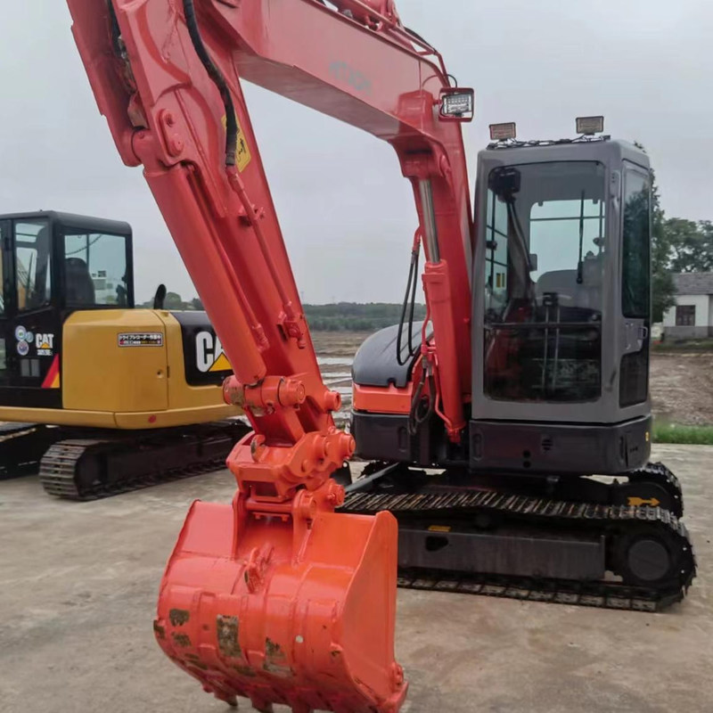 El mini excavador usado diesel Hitachi ZX55 de 5 toneladas pre poseyó el manual de la correa eslabonada 38.23HP