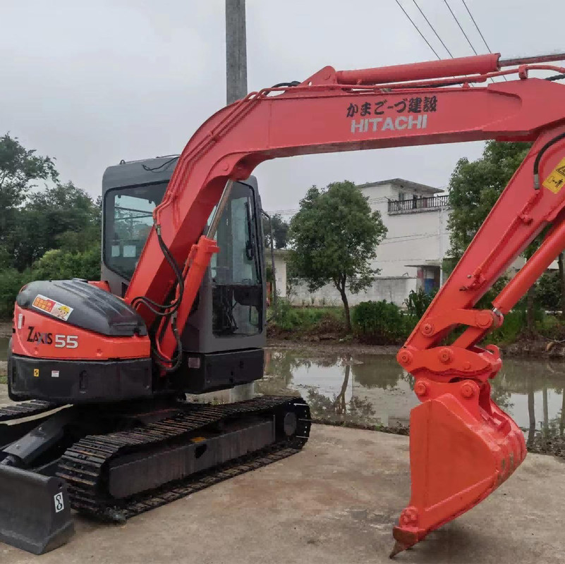 El mini excavador usado diesel Hitachi ZX55 de 5 toneladas pre poseyó el manual de la correa eslabonada 38.23HP
