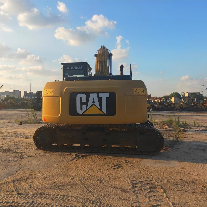 Excavadora usada de 25 toneladas CAT 325D Excavadora de rastreo 140kw 1,4m3 Capacidad de cubo