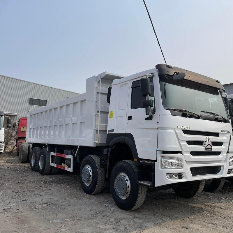 Recuperado el Howo 375 Sinotruk Howo 8x4 camión de descarga de neumáticos 40T diesel manual