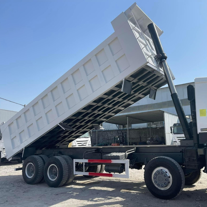 Recuperado el Howo 375 Sinotruk Howo 8x4 camión de descarga de neumáticos 40T diesel manual