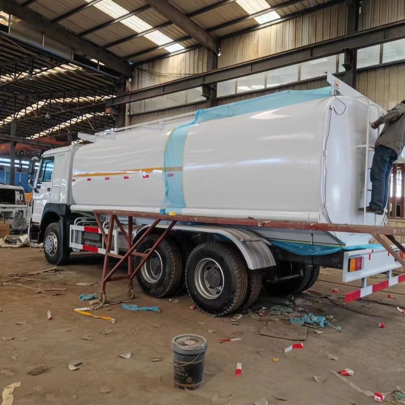 Howo 371 Cisterna de combustible usado Camión Entrega de combustible Sinotruk 375 6x4 22m3 2000L 8x4