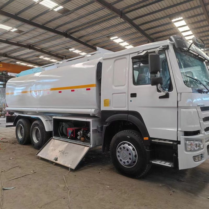 Howo 371 Cisterna de combustible usado Camión Entrega de combustible Sinotruk 375 6x4 22m3 2000L 8x4