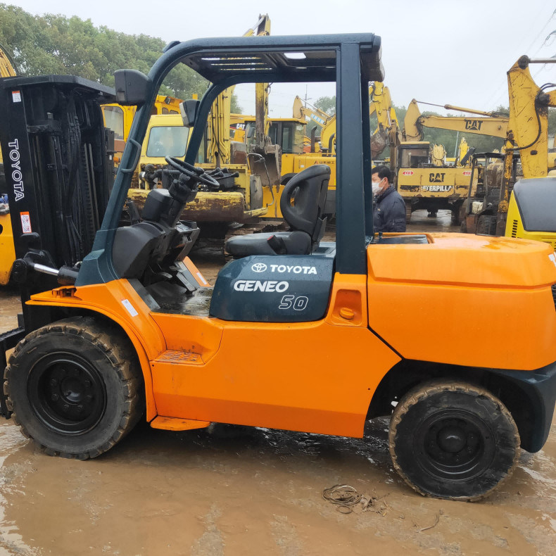 FD50 Toyota de segunda mano distribuidor de carretillas elevadoras diésel 5 toneladas altura máxima de elevación 4,5 m
