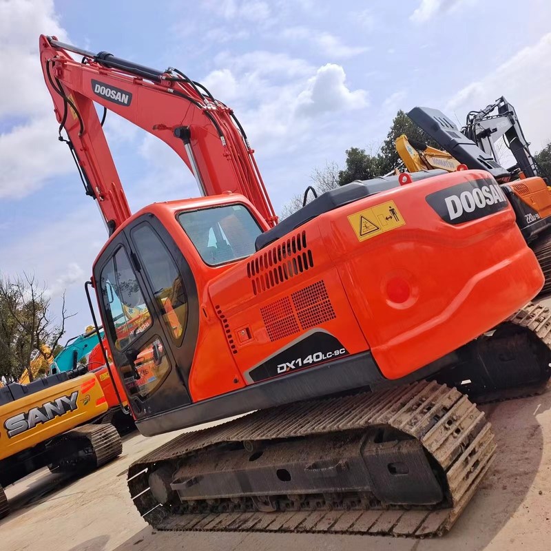Excavadora Doosan Digger DX140LC de segunda mano de 14 toneladas de tipo medio de excavadora de rastreo 71kw
