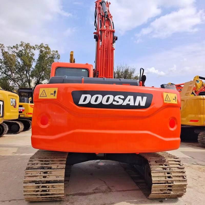 Excavadora Doosan Digger DX140LC de segunda mano de 14 toneladas de tipo medio de excavadora de rastreo 71kw