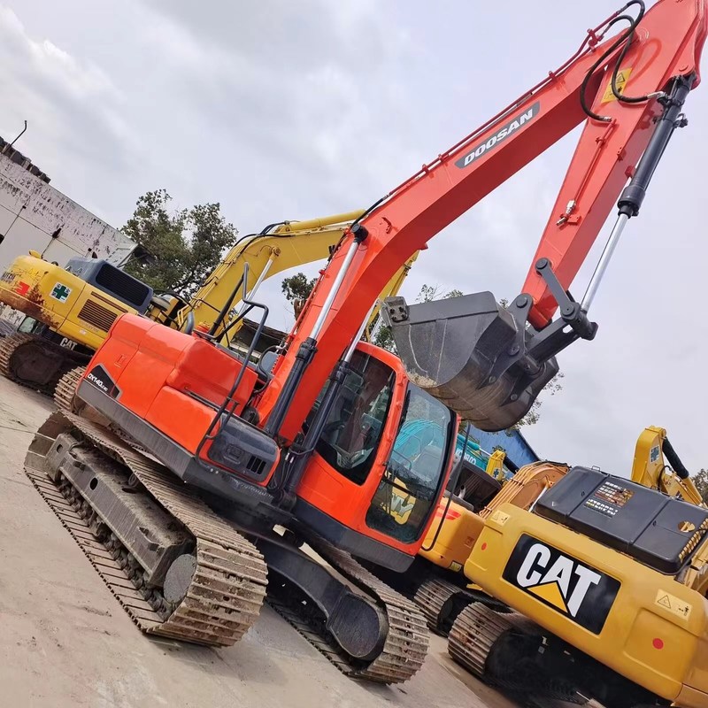 Excavadora Doosan Digger DX140LC de segunda mano de 14 toneladas de tipo medio de excavadora de rastreo 71kw
