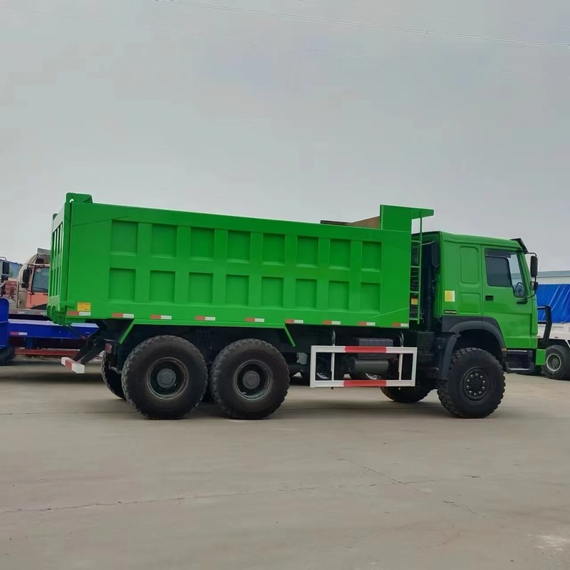 Camión de basura usado Howo 371hp Sinotruk Howo 6x6 Tipper 6 ruedas diesel manual