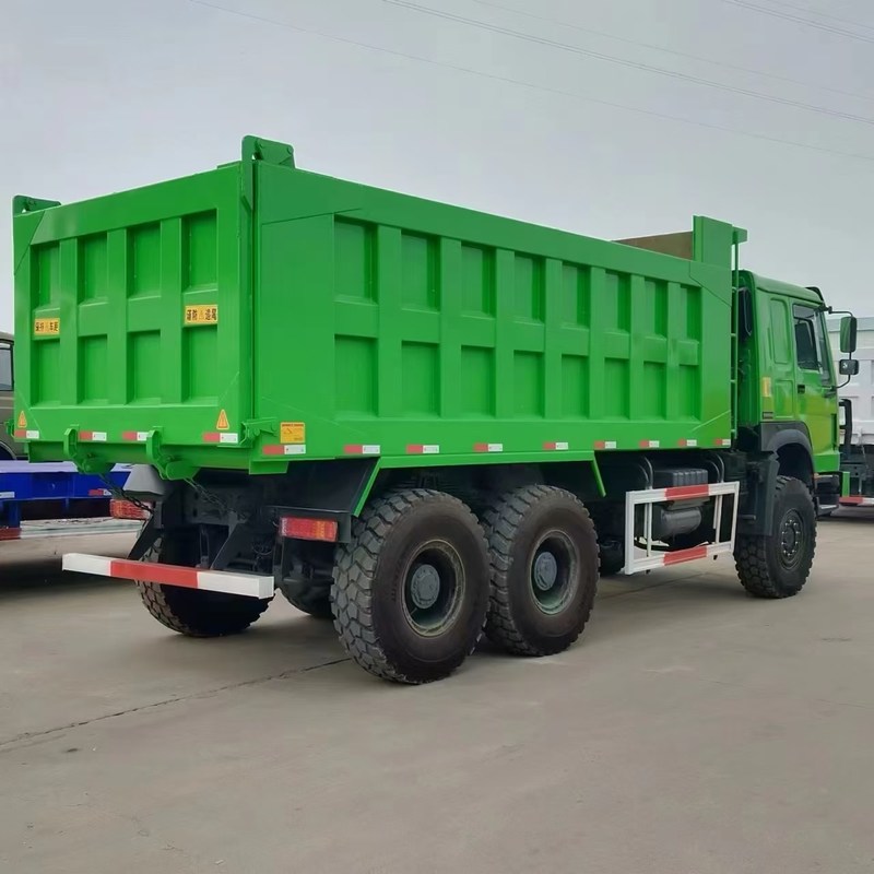 Camión de basura usado Howo 371hp Sinotruk Howo 6x6 Tipper 6 ruedas diesel manual