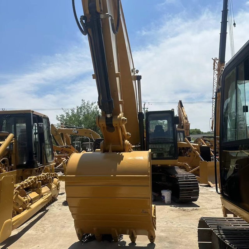 Excavadora usada CAT 330GC de 30 toneladas Excavadora de rastreo 151kw con cubo de 1.6m3