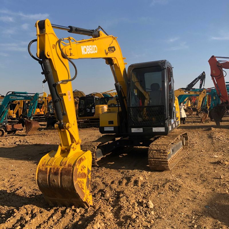 Excavadora mini Kobelco Digger SK75 de segunda mano para trabajos a pequeña escala