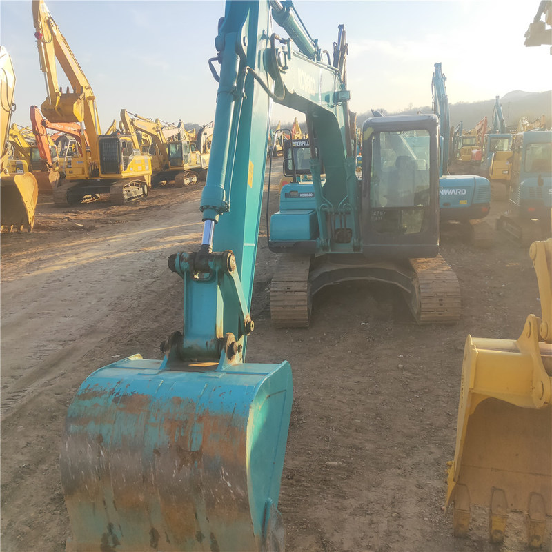 Cobelco Digger SK130 de segunda mano de 13 toneladas Excavadora de tipo pequeño de rastreo 74kw