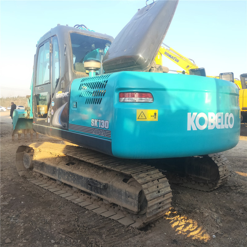 Cobelco Digger SK130 de segunda mano de 13 toneladas Excavadora de tipo pequeño de rastreo 74kw