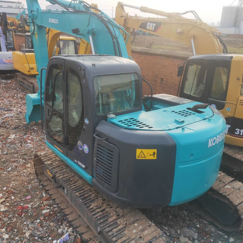 Cobelco Digger SK135 de segunda mano Excavadora de tipo medio de 13,5 toneladas
