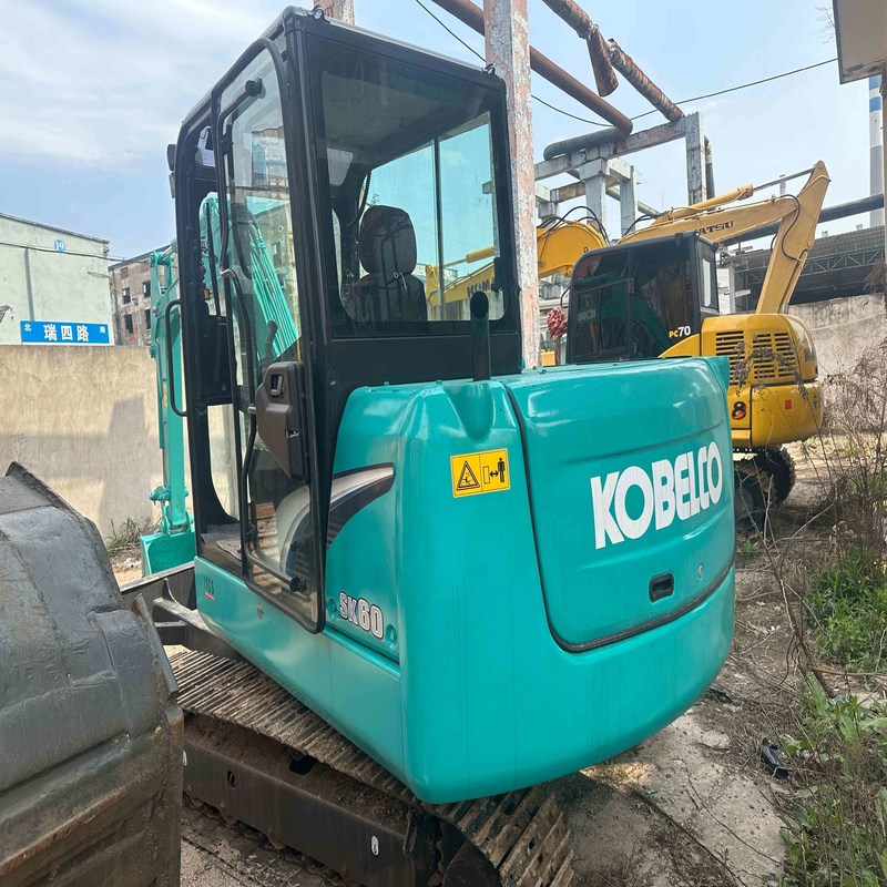 Kobelco Digger SK60 usado de segunda mano, 6 toneladas, miniexcavadora de orugas de tipo pequeño, 35,5 kw