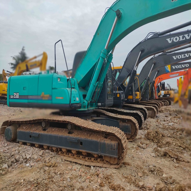 Excavadora Kobelco SK250-8 de segunda mano de 25 toneladas de tipo medio de excavadora de rastreo 131kw