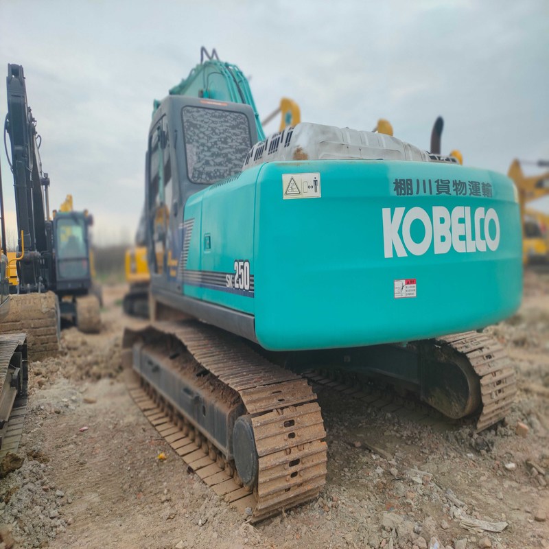 Excavadora Kobelco SK250-8 de segunda mano de 25 toneladas de tipo medio de excavadora de rastreo 131kw