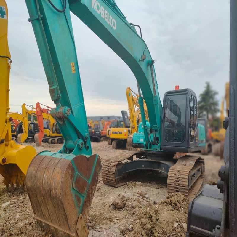 Excavadora Kobelco SK250-8 de segunda mano de 25 toneladas de tipo medio de excavadora de rastreo 131kw