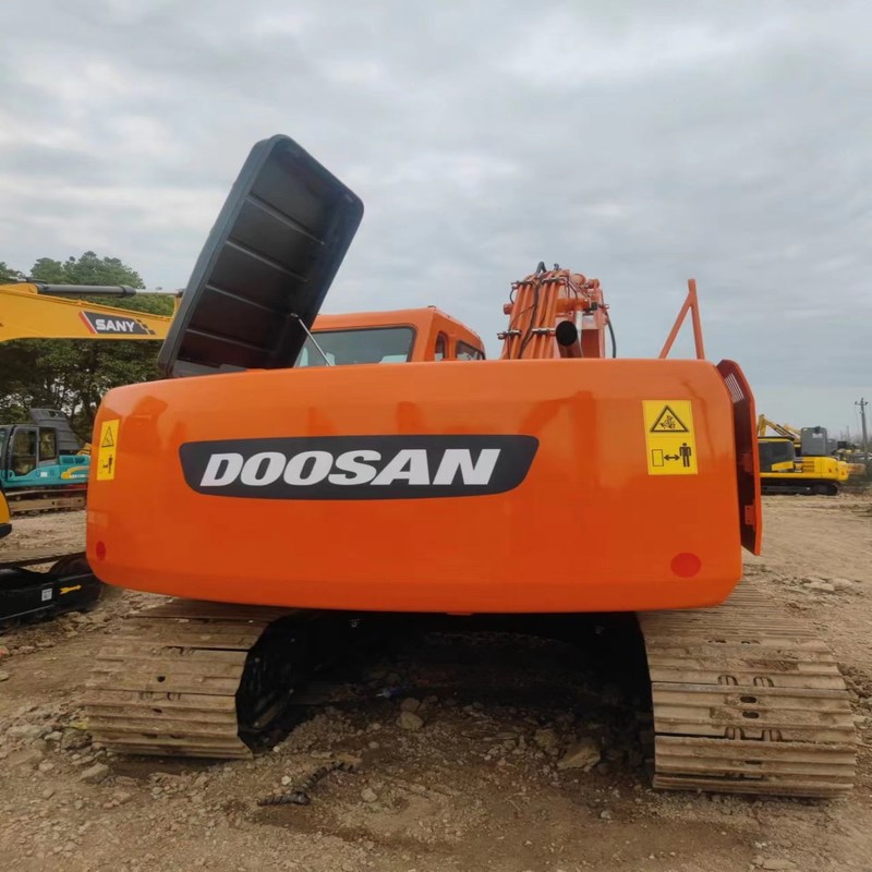 Excavadora de cadenas Doosan Digger DX150LC de segunda mano de tipo medio de 15 toneladas usada 74kw