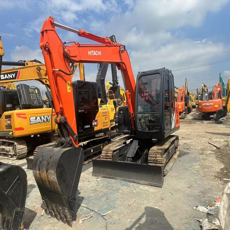 Hitachi ZX75 Excavadora Usada Hidráulica de 7 toneladas Mediano tamaño 40.3kw con 0.33m3 cubo