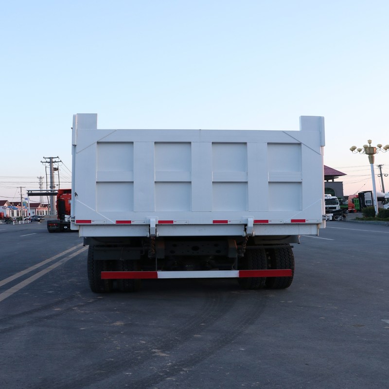 Capacidad usada del policía motorizado 30m3 de Howo T5G Sinotruk Howo 6x4 del volquete 10 del camión volquete