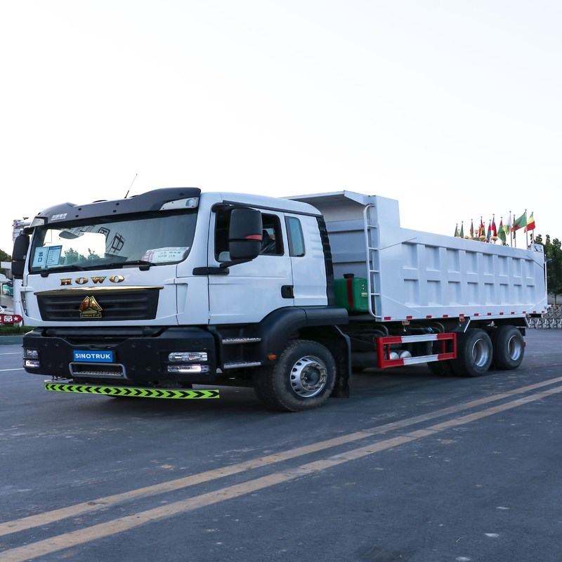 Capacidad usada del policía motorizado 30m3 de Howo T5G Sinotruk Howo 6x4 del volquete 10 del camión volquete
