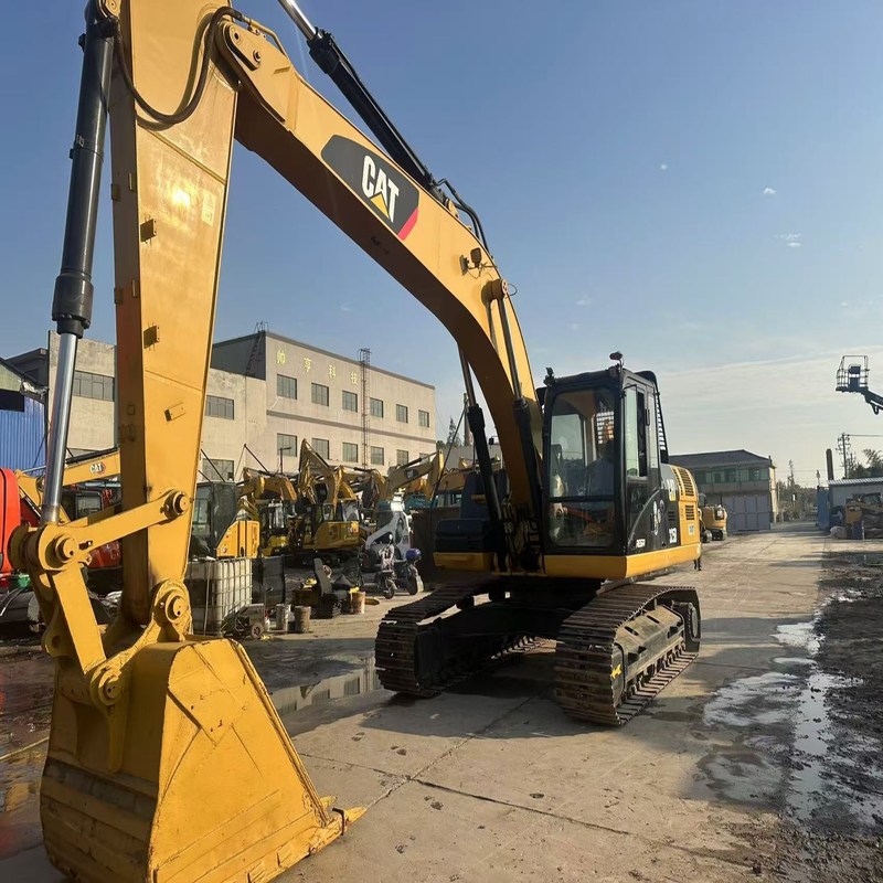 Excavadora usada de 25 toneladas CAT 325D Excavadora de rastreo 140kw con cubo de 1,4m3