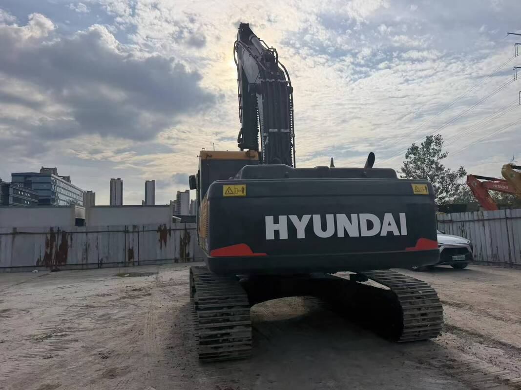 Excavadora de segunda mano usada 196kw de la correa eslabonada 30.2ton de Hyundai Digger R305LC-9T con el cubo 1.38m3
