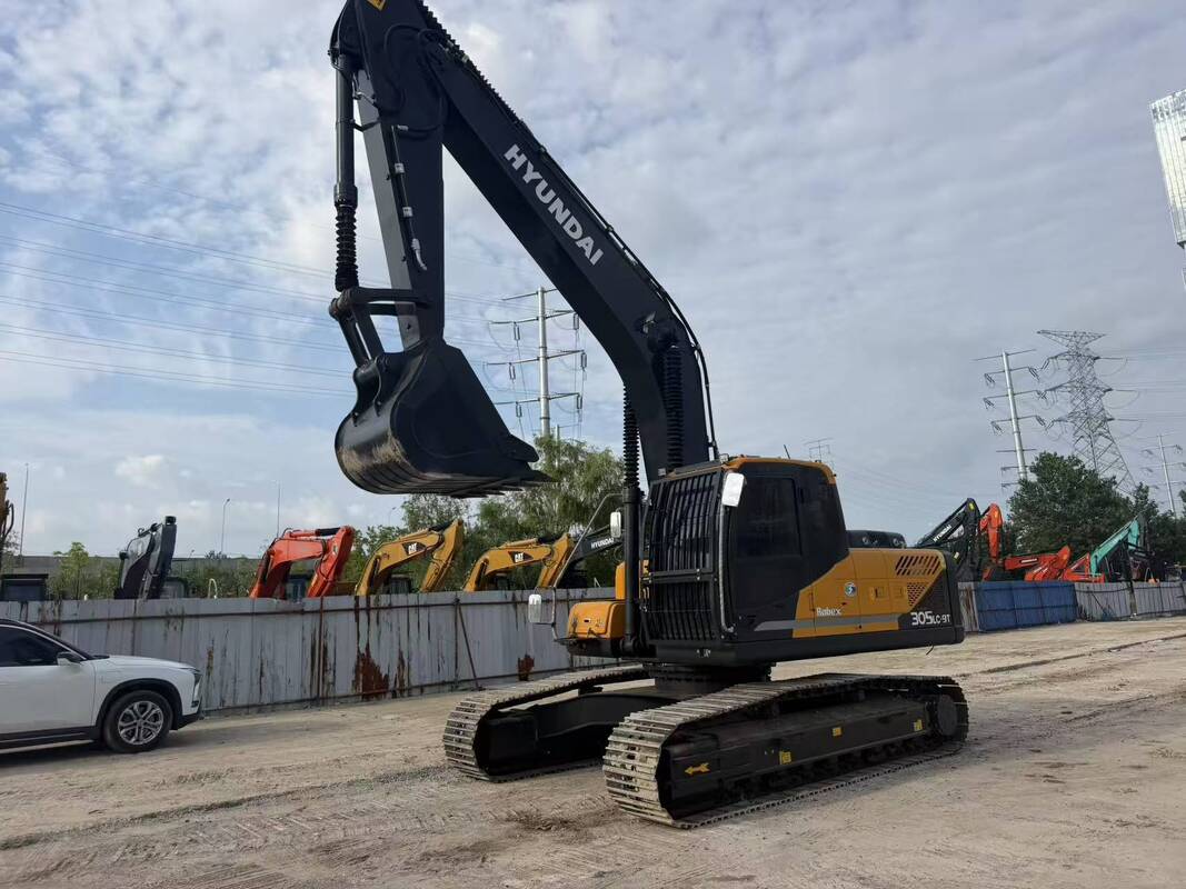 Excavadora de segunda mano usada 196kw de la correa eslabonada 30.2ton de Hyundai Digger R305LC-9T con el cubo 1.38m3