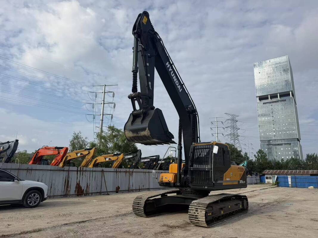 Excavadora de segunda mano usada 196kw de la correa eslabonada 30.2ton de Hyundai Digger R305LC-9T con el cubo 1.38m3
