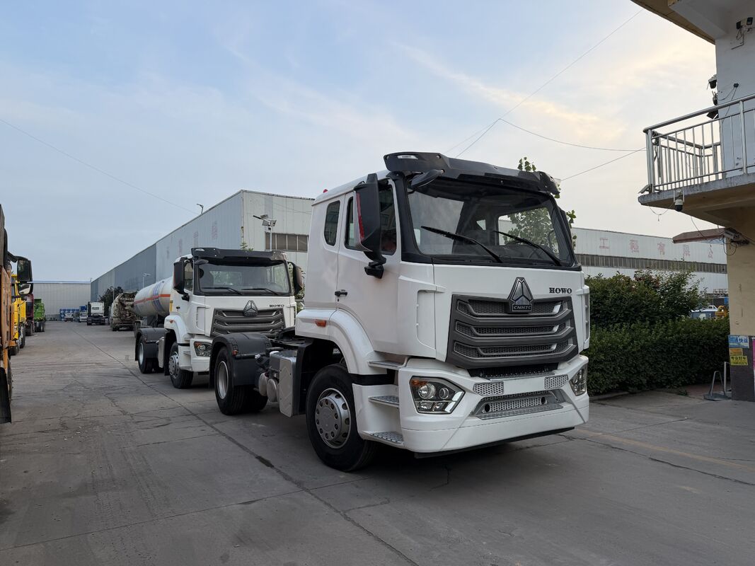 High Speed Diesel Used Tractor Truck 4*2 Sinotruk Howo NX  371hp 375hp manual